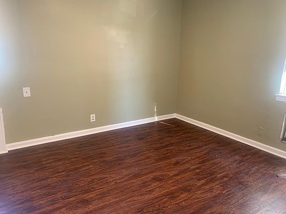 4th image of 80-33 255th St Floor 1