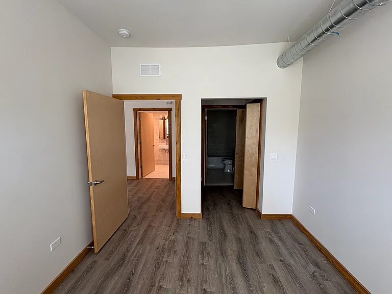 4601 S Ellis Ave #204 — Photo 8
