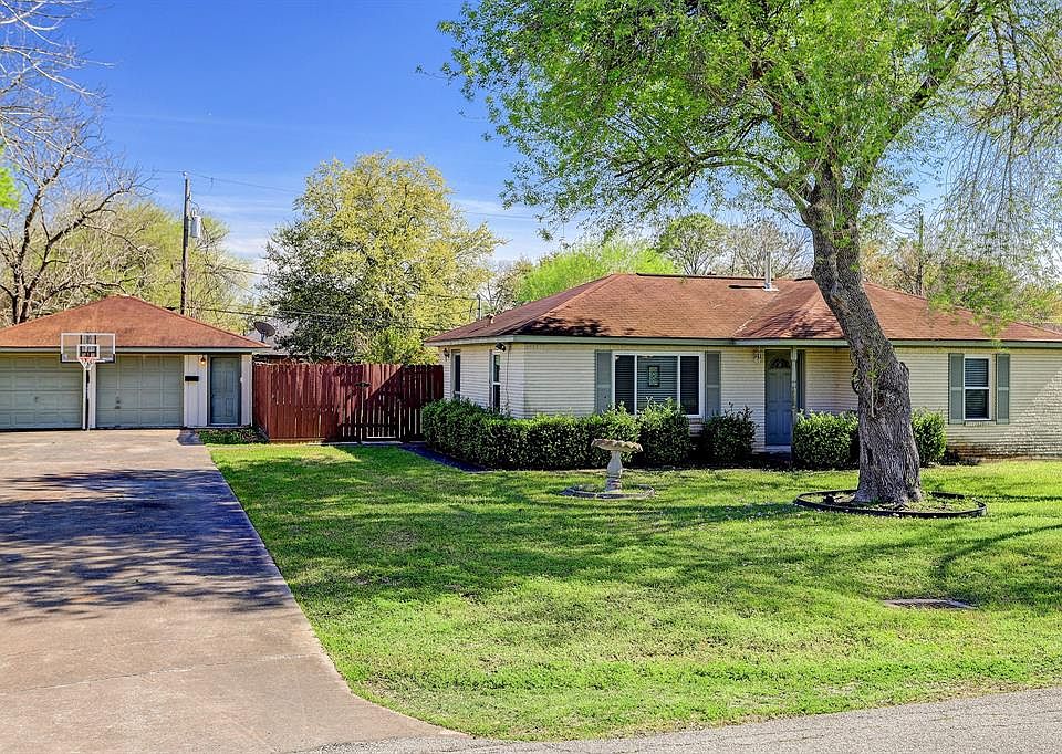 1st image of 3327 Crestgrove Dr