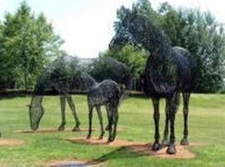 2 Spruce Dr, Brookfield, CT 06804