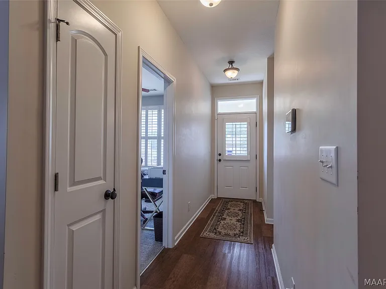 3909 Brookshire Way — Photo 7