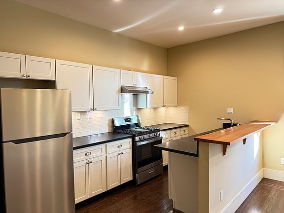 5th image of 2215 Cedar St #2219
