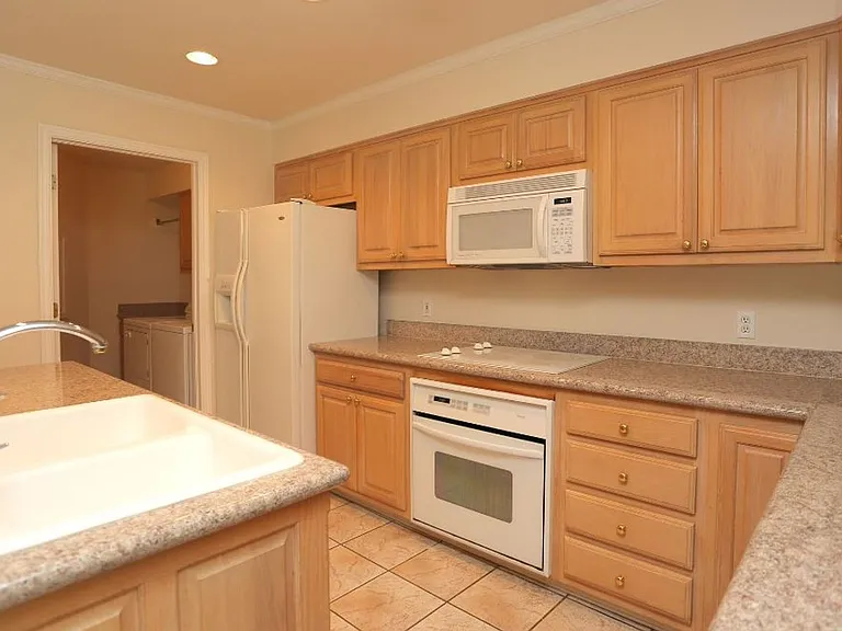 4741 S Harvard Ave #10 — Photo 14