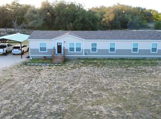 21585 Priest Rd, Elmendorf, TX 78112