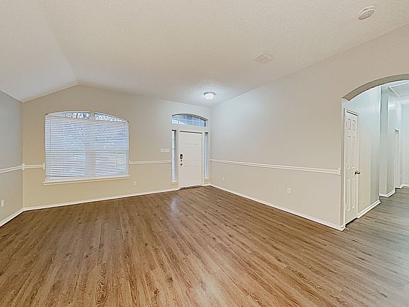 4th image of 2702 Hearthside Ln