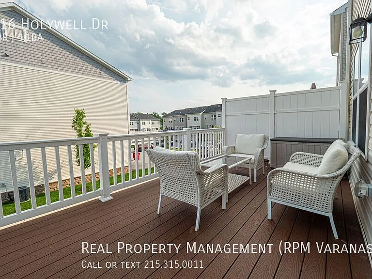 516 Holywell Dr — Photo 21