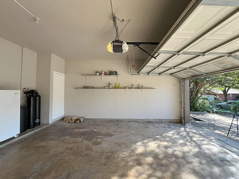 1112 Vanderbilt Cir — Photo 33