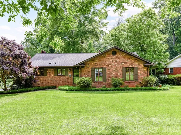 2401 Wensley Dr, Charlotte, NC 28210