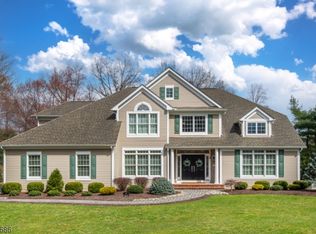 45 Abbott Rd, Towaco, NJ 07082