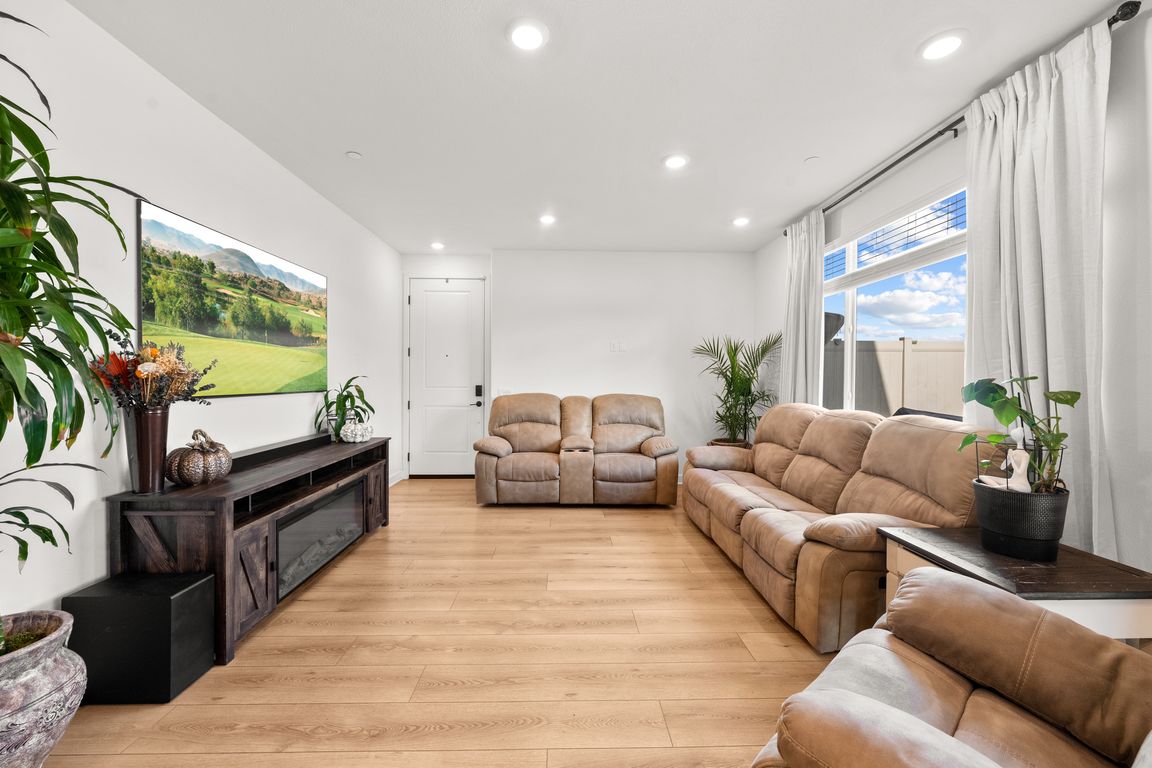 next background image