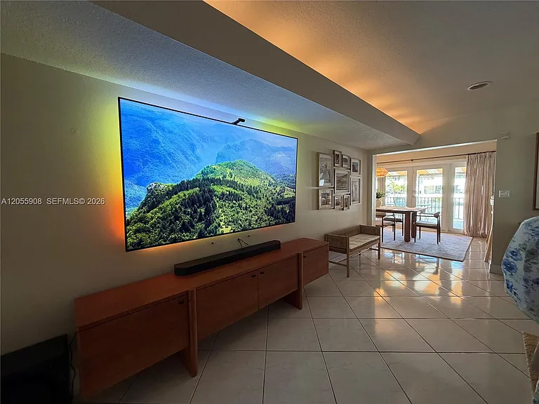 6932 Crown Gate Dr — Photo 3