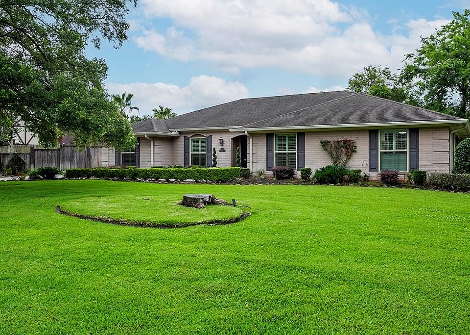1st image of 60 Avenue Of The Oaks