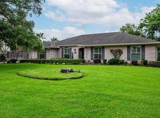 60 Avenue Of The Oaks, Beaumont, TX 77707