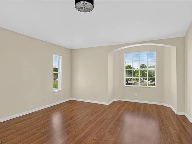 523 SE 25th Ln — Photo 18