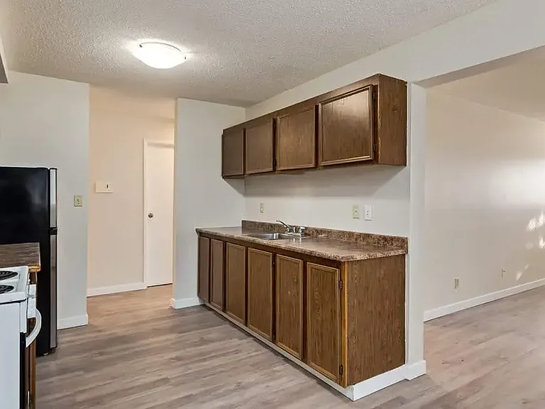 5516 47a Ave #104 — Photo 14