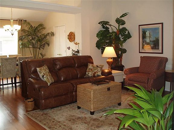 3rd image of 2421 Ensenada Ln