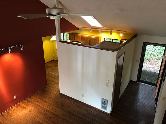 4th image of 3500 E 5th St