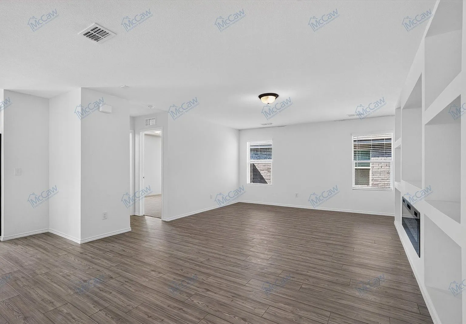 3 bed, 3.0 bath, 2029 sqft, $2,180 — Photo 4