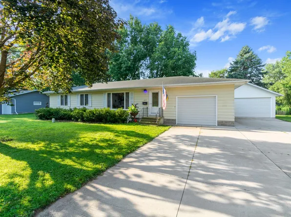 603 4th St N, Bricelyn, MN 56014