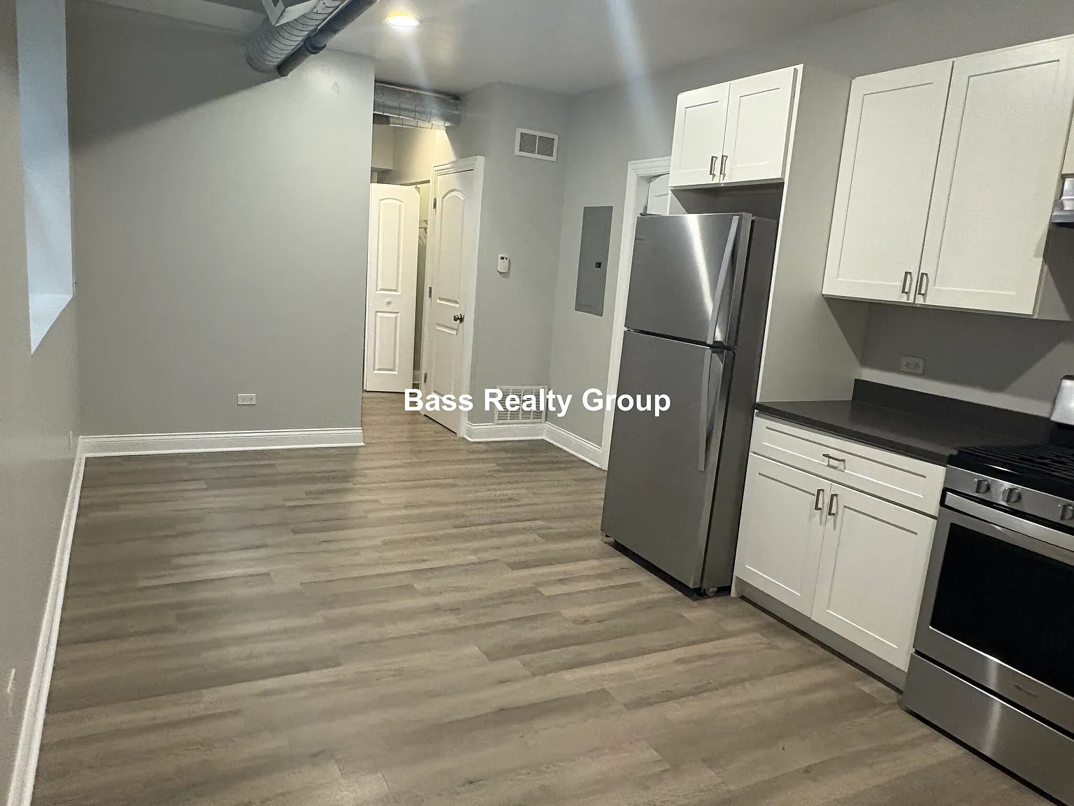 2 bed, 1.0 bath, $1,550 — Photo 4