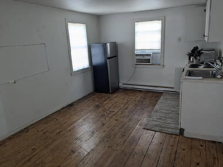 Studio, $1,500 — Photo 2