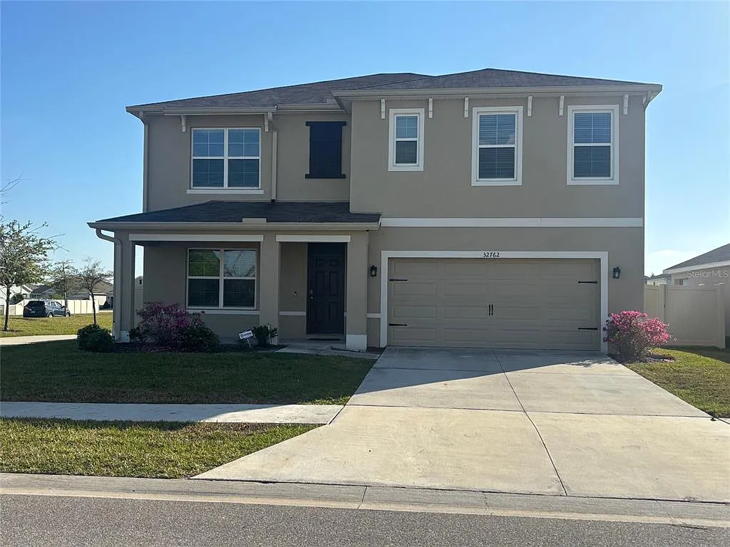 5 bed, 3.0 bath, 2605 sqft, $2,950 — Photo 1
