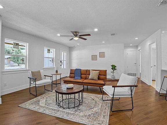 3rd image of 6836 John Dr