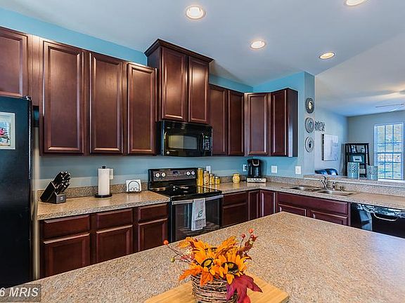 5th image of 304 Spring Park Ln