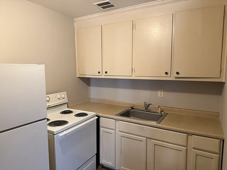 Randolph st Apartments — Photo 1