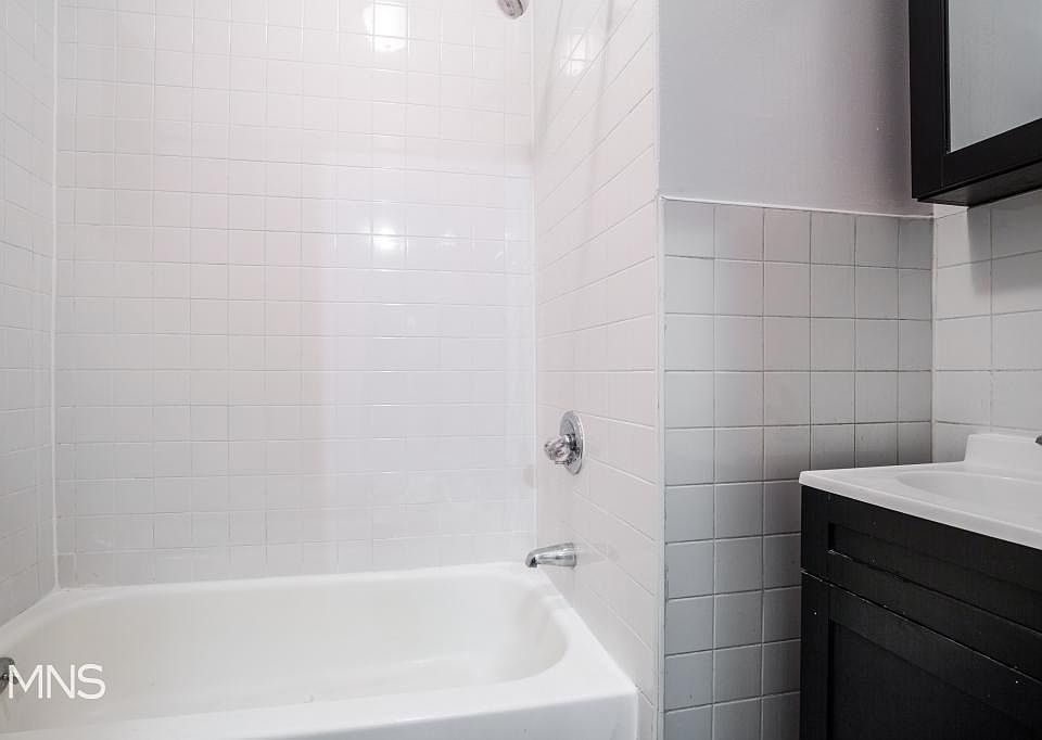 1st image of 332 W 49th St APT 1RW