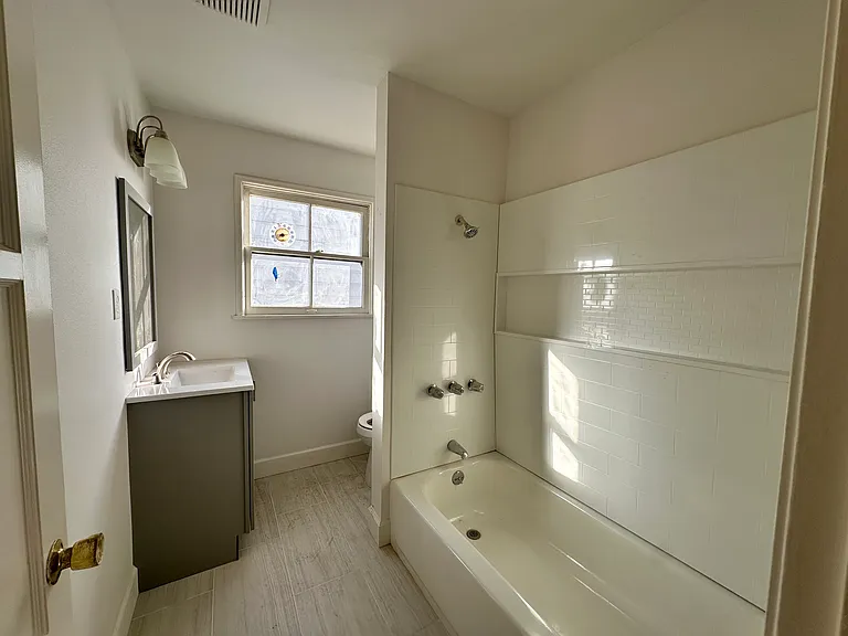11328 Ranchito St — Photo 7