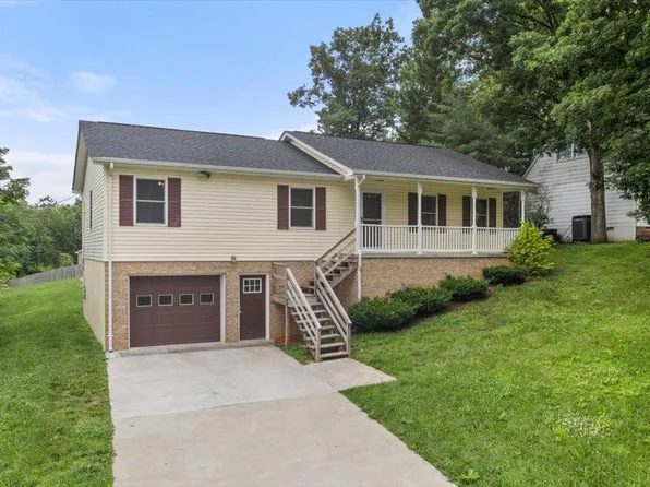 310 Ridgefield Ave, Stephens City, VA 22655