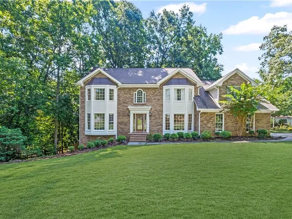 925 Ferncroft Ct, Roswell, GA 30075