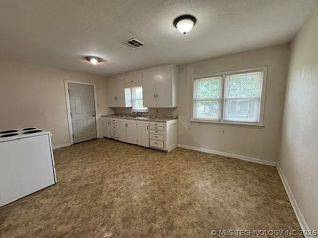 600 W 14th St — Photo 6