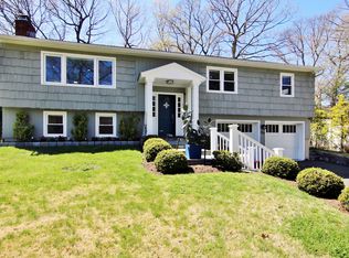 30 Possum Cir, Norwalk, CT 06854