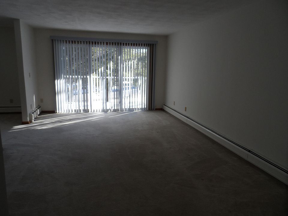 1st image of 1655 Douglas Ave APT 203