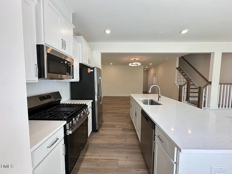 947 Kensley Grove Ln — Photo 11