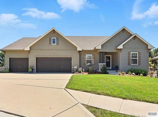 17217 Polk Cir, Omaha, NE 68135