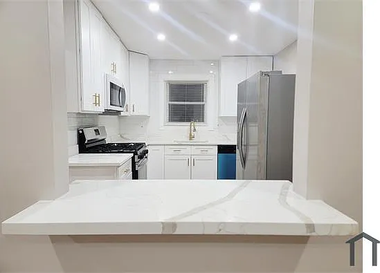 5 bed, 1432 sqft, $3,400 — Photo 4