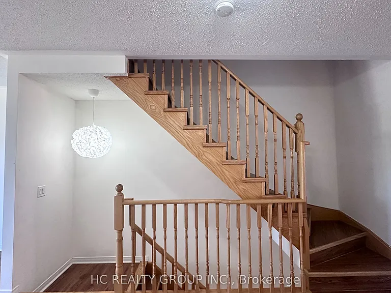 5257 Major Mackenzie Dr E — Photo 9