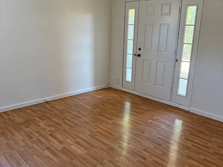 3893 Clough Ave — Photo 11