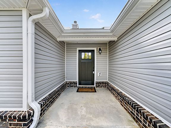 5th image of 421 Riley Cir NW