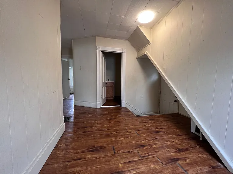 445 Baird Street — Photo 6