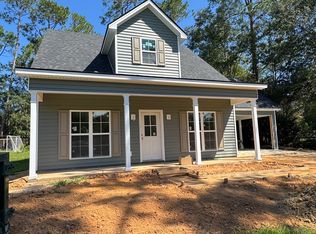 201 New Dr, Claxton, GA 30417