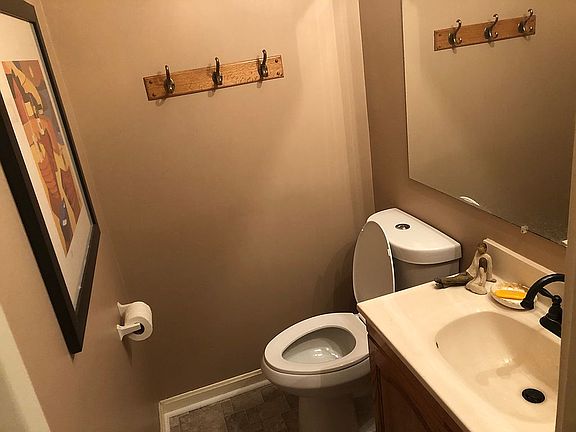 2nd image of 2956 Oakleigh Ln