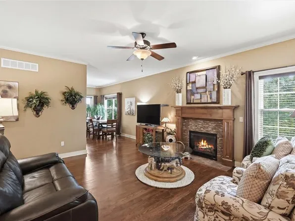 7817 W 158th Pl, Overland Park, KS 66223