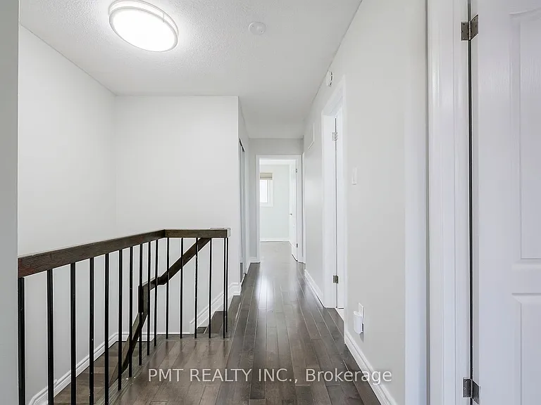 26 Granada Cres — Photo 20