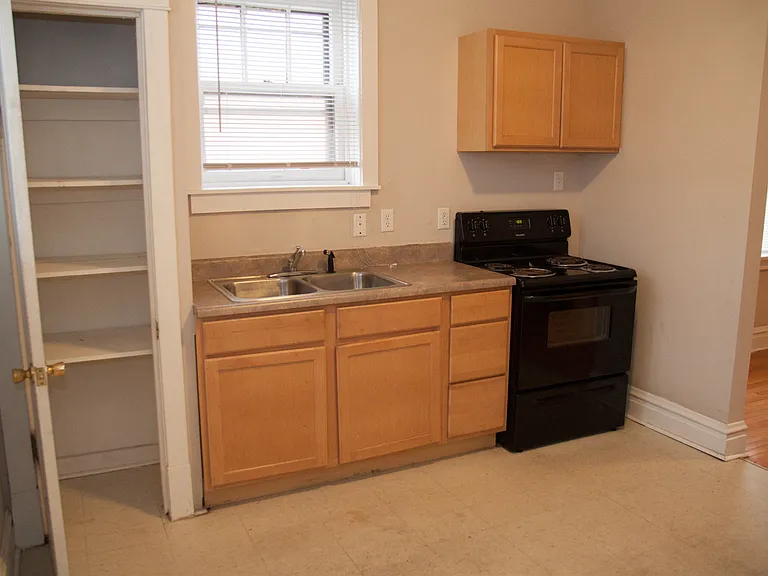 3954 S Grand Blvd — Photo 18