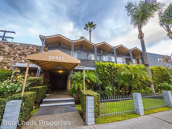 3rd image of 20951 Roscoe Blvd #7