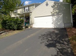 36 Azalea Ct, Warwick, RI 02818